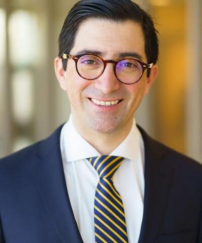 webimage-eduardo-a-vega-md-2x3-headshot.jpg